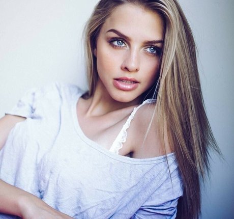 Marina Laswick free star pics
