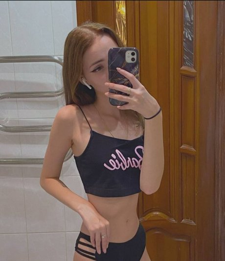 kletochkaaa art model pic