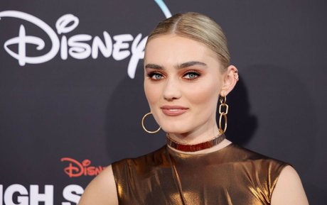 Meg Donnelly top star picture