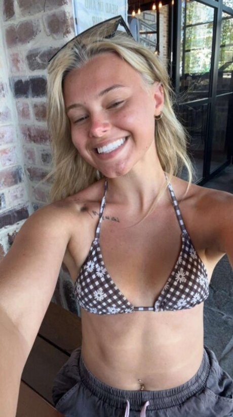 Rory Eliza star sexy image