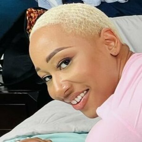 thickassdaphne star nude picture