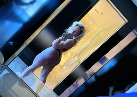 Jazmin Gillespie pretty actress photo