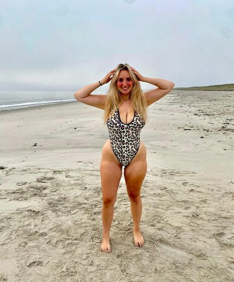 Angelina C hd model galleries