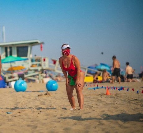 tayloredbyawats sexy star pictures