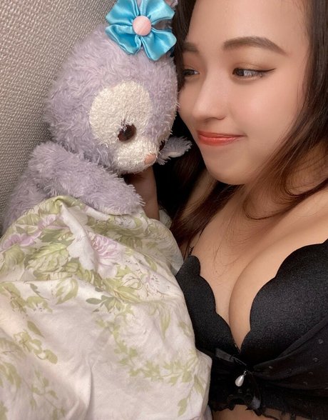 Azusa Igarashi pornographic star picture