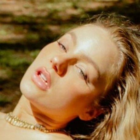 Magyn Kennedy star free photos