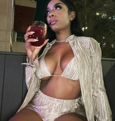 ashaughnfitness model porn galleries