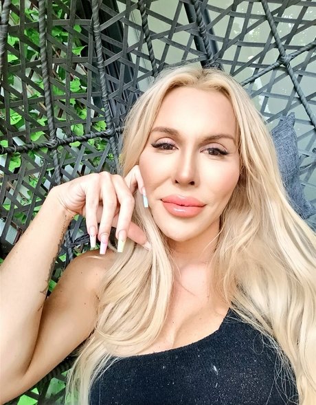 Marissa Minx model exclusive image