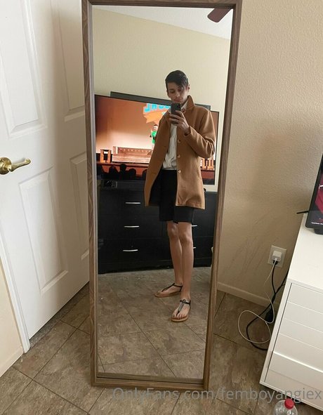 femboyangiesfeet model hot pic