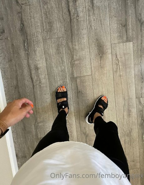 femboyangiesfeet hot actress pic