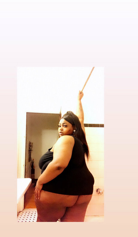 mamamioshye pretty pornstar photos