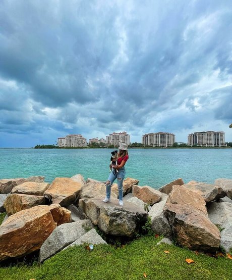 Leslie Sanchez star pornographic img