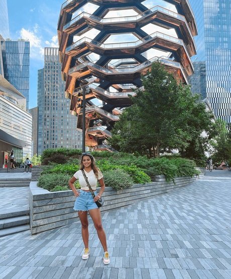 Leslie Sanchez pornstar hot pics