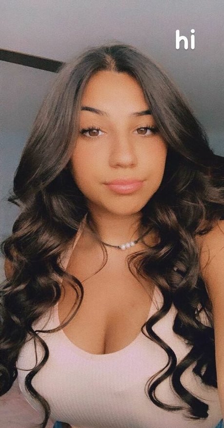 Emma P exclusive actress pics