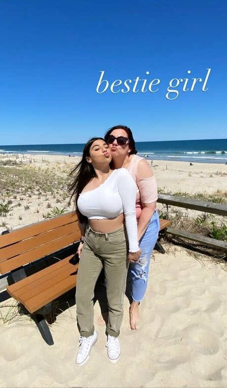 Emma P nude model photos