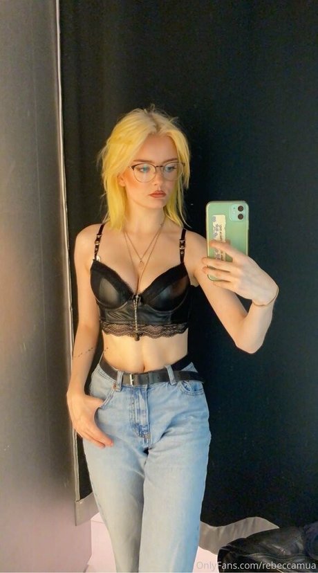 rebecccamua erotic model photo