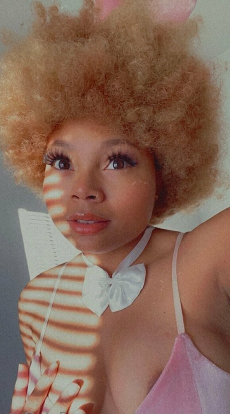 artemisjpeg pretty actress pic