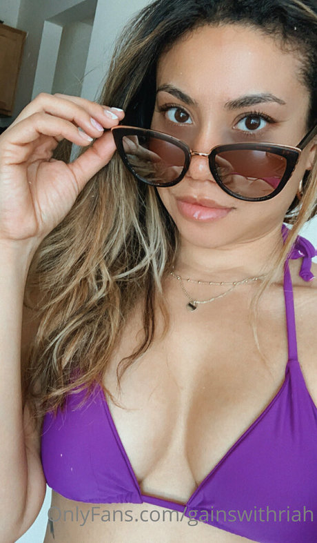 gainswithriah adult actress pic