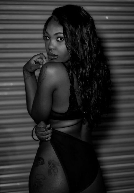 niiathefreak hd actress pic