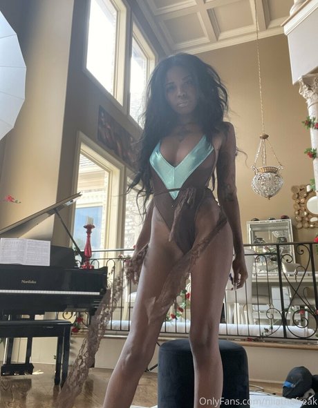 niiathefreak exclusive star photo