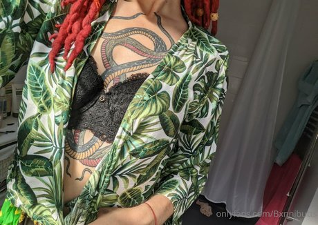 bxnnibutts star top gallery