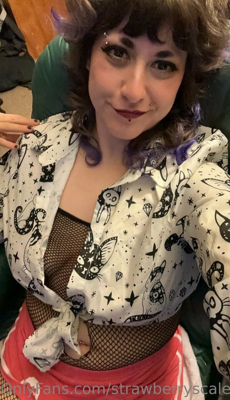 strawberryscales pornstar nude images