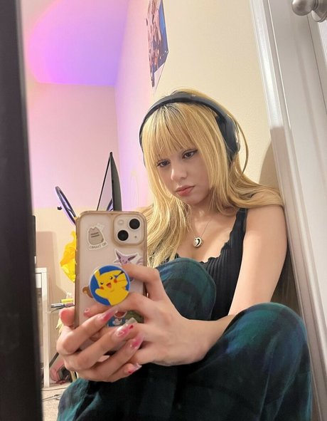 asuu02 model high quality pic