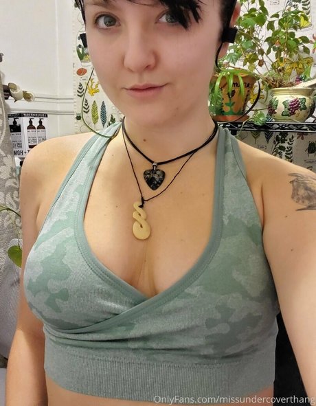 missundercoverthang hd actress photos