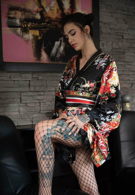 Giabaker model erotic photo