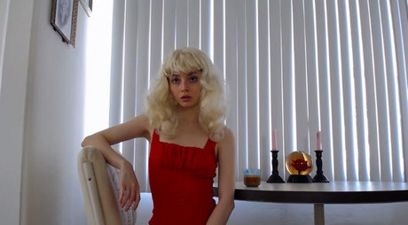 ohthumbelina hot actress picture