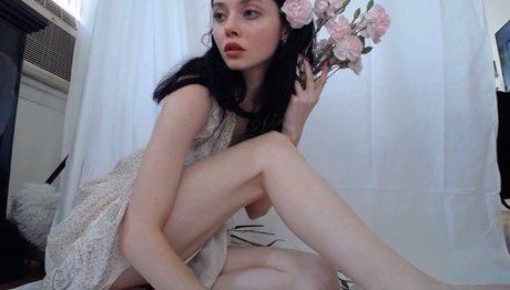 ohthumbelina sexy pornstar pics