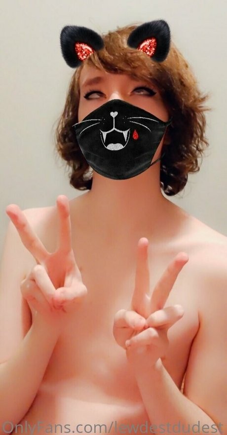 lewdestdudest art actress pics