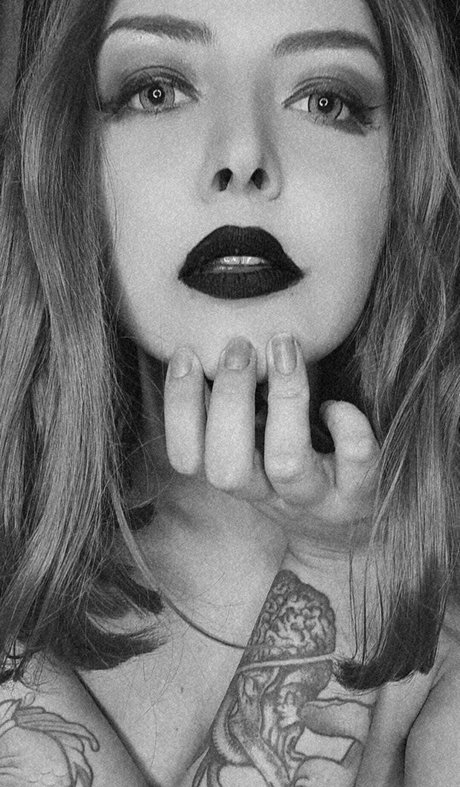 cherrypump model nude pics