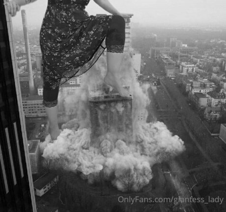 giantess lady top model picture