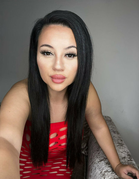 roseann330 pretty model pic