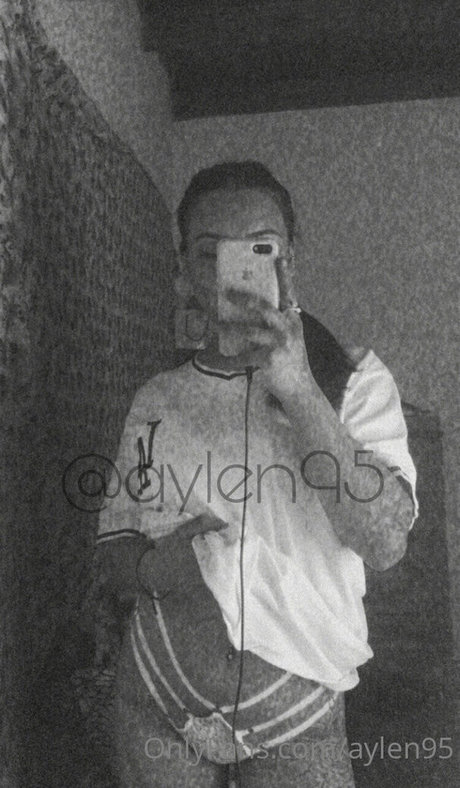 aylen95 erotic model photos