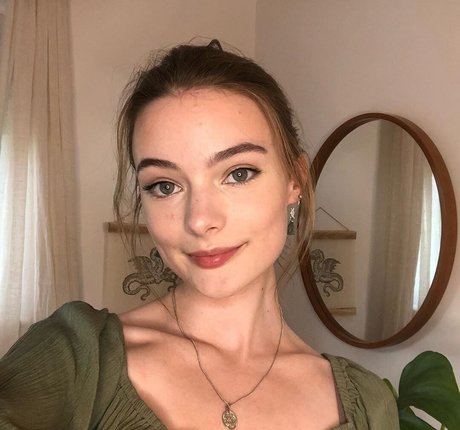 Delicate ASMR star nude img