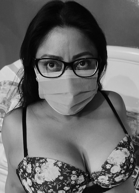 chubby queen free erotic actress pics