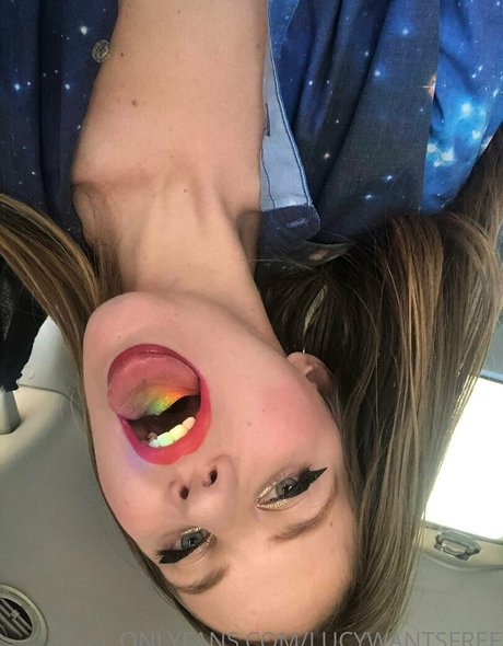 lucywantsfree erotic star photo