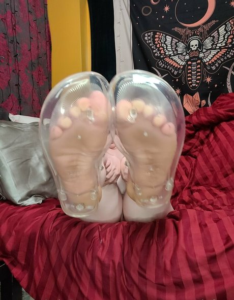 monstrouscutiefree model sexy pic