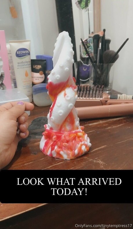 tinytemptress17 actress images