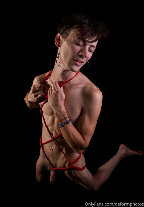 deformphotos high quality actress pics