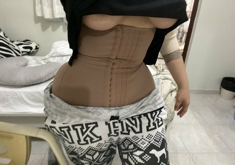 Nadia Ali star sexy photo