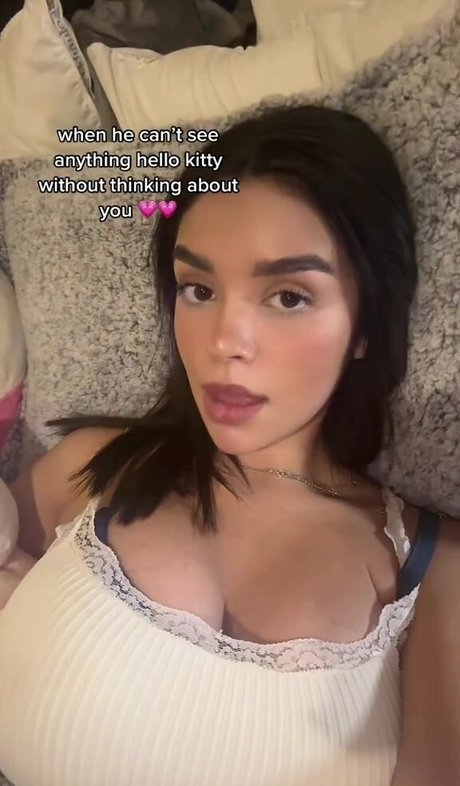 Erikamdiaz nude pornstar picture