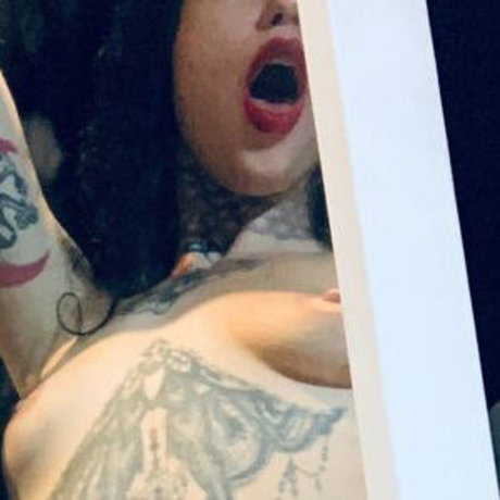 Thulle Montes model art photos