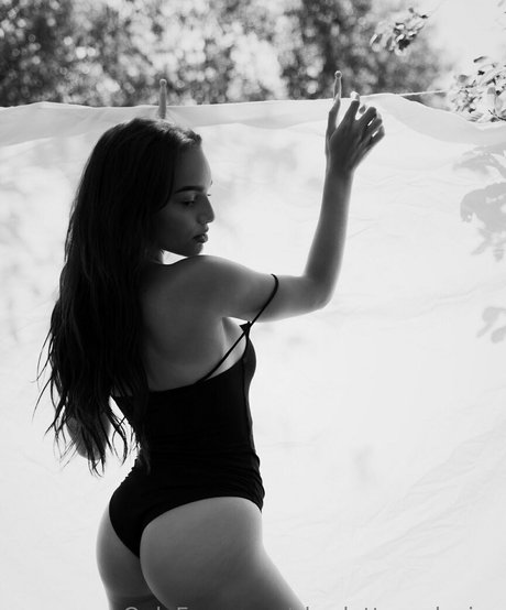 Charletta ASMR naked pornstar images