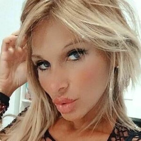 Cecilia Oviedo beautiful model photo