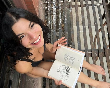 Rebecca Joelle star picture