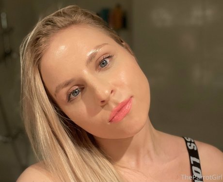 freeparrot star top image