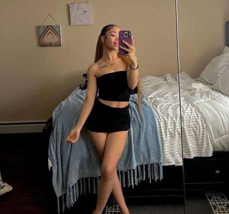 kindlykileyy nudes model gallery